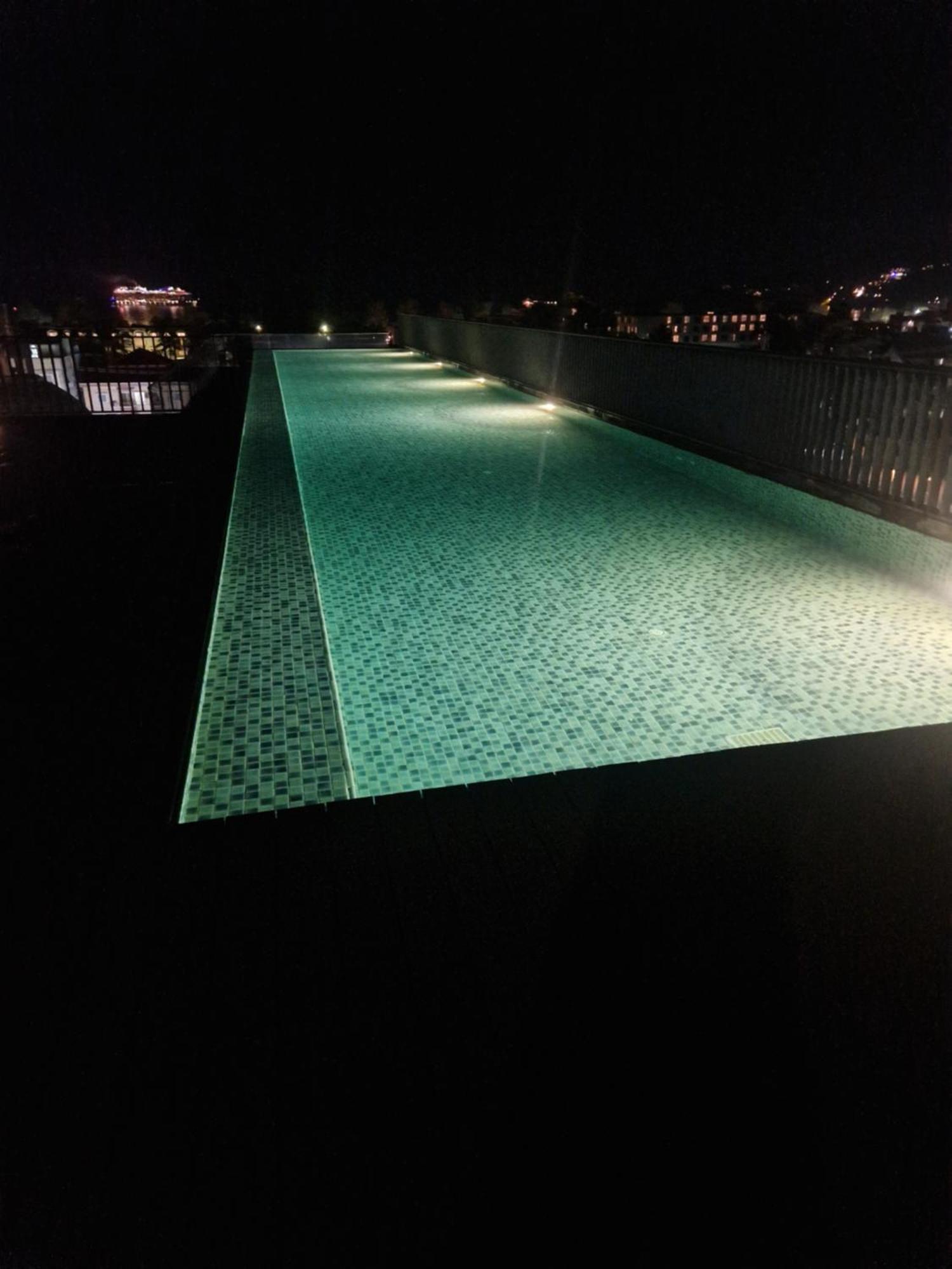 The Deck 5fl Pool View Appartamento Patong